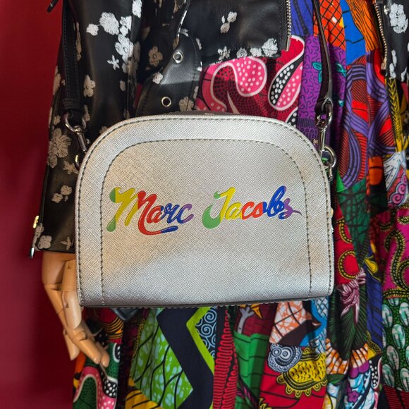 ✨ Marc Jacobs Silver Rainbow Unique Logo Crossbody Bag ✨ - Picture 3 of 12